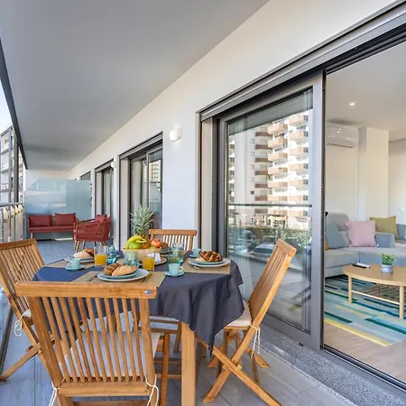 Sun & Pool Da Rocha Apartment *